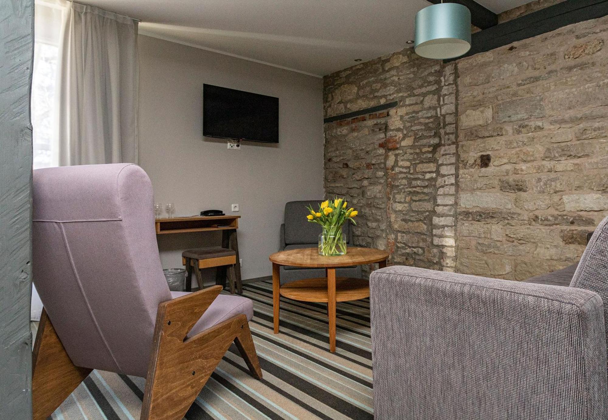 Johan Design & Spa Hotel Kuressaare Zimmer foto